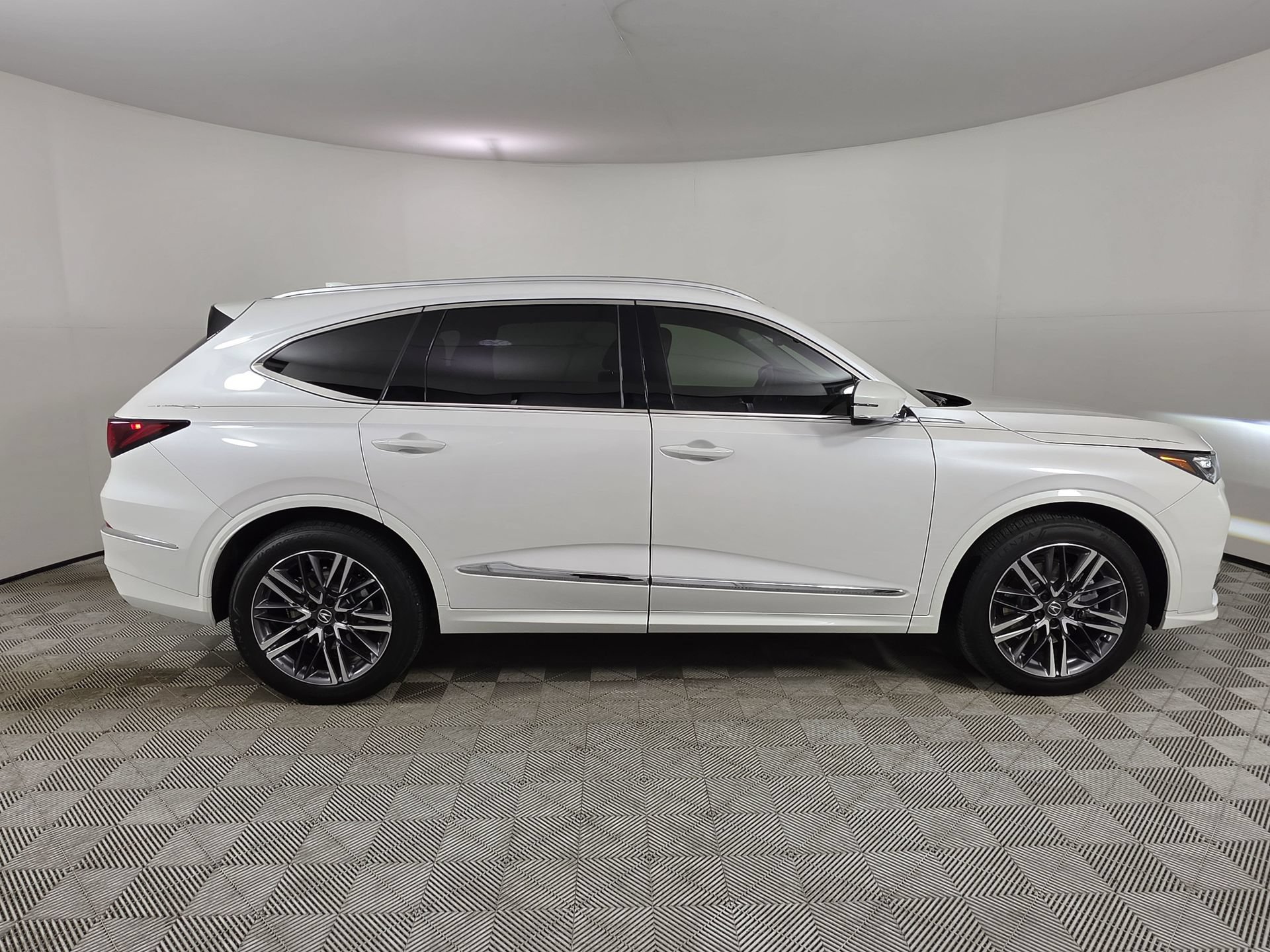 Used 2025 Acura MDX w/ Advance Package AWD/4WD image 8
