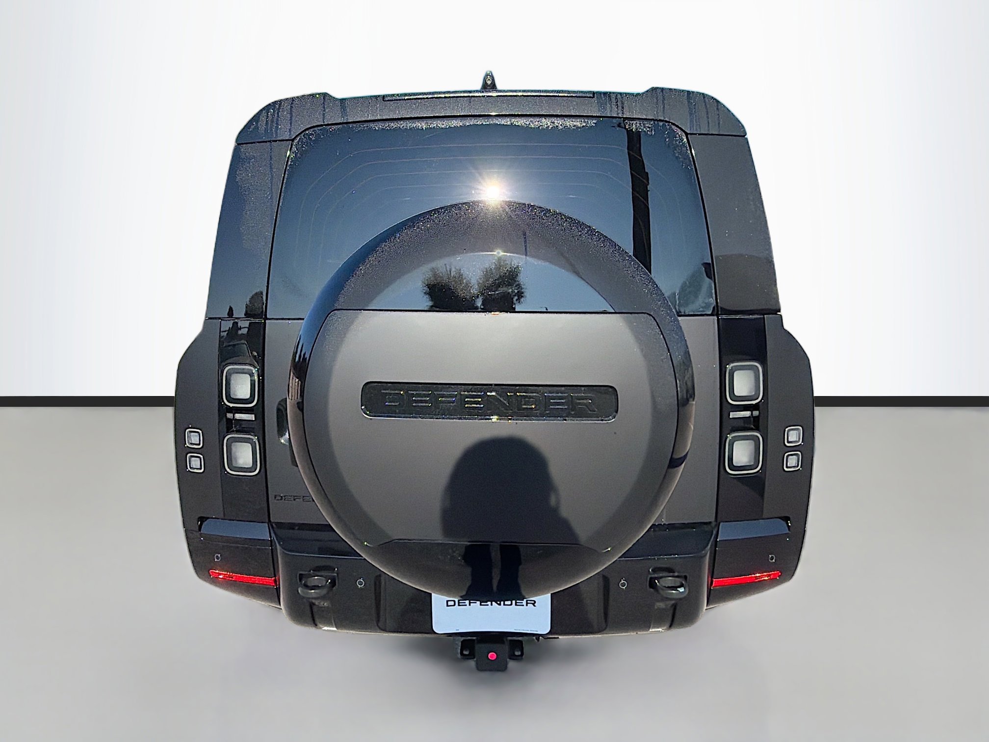 New 2026 Land Rover Defender 130 X-Dynamic SE image 4