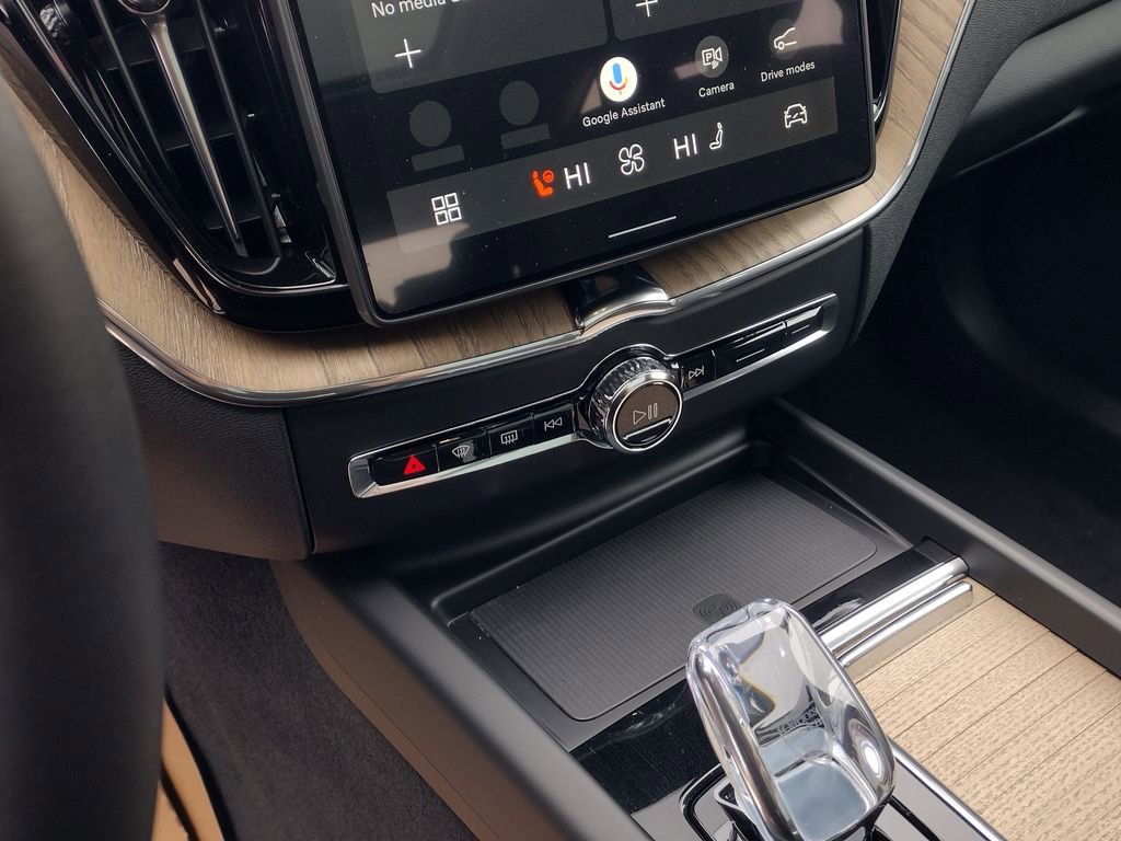 New 2026 Volvo XC60 B5 Plus w/ Climate Package image 15