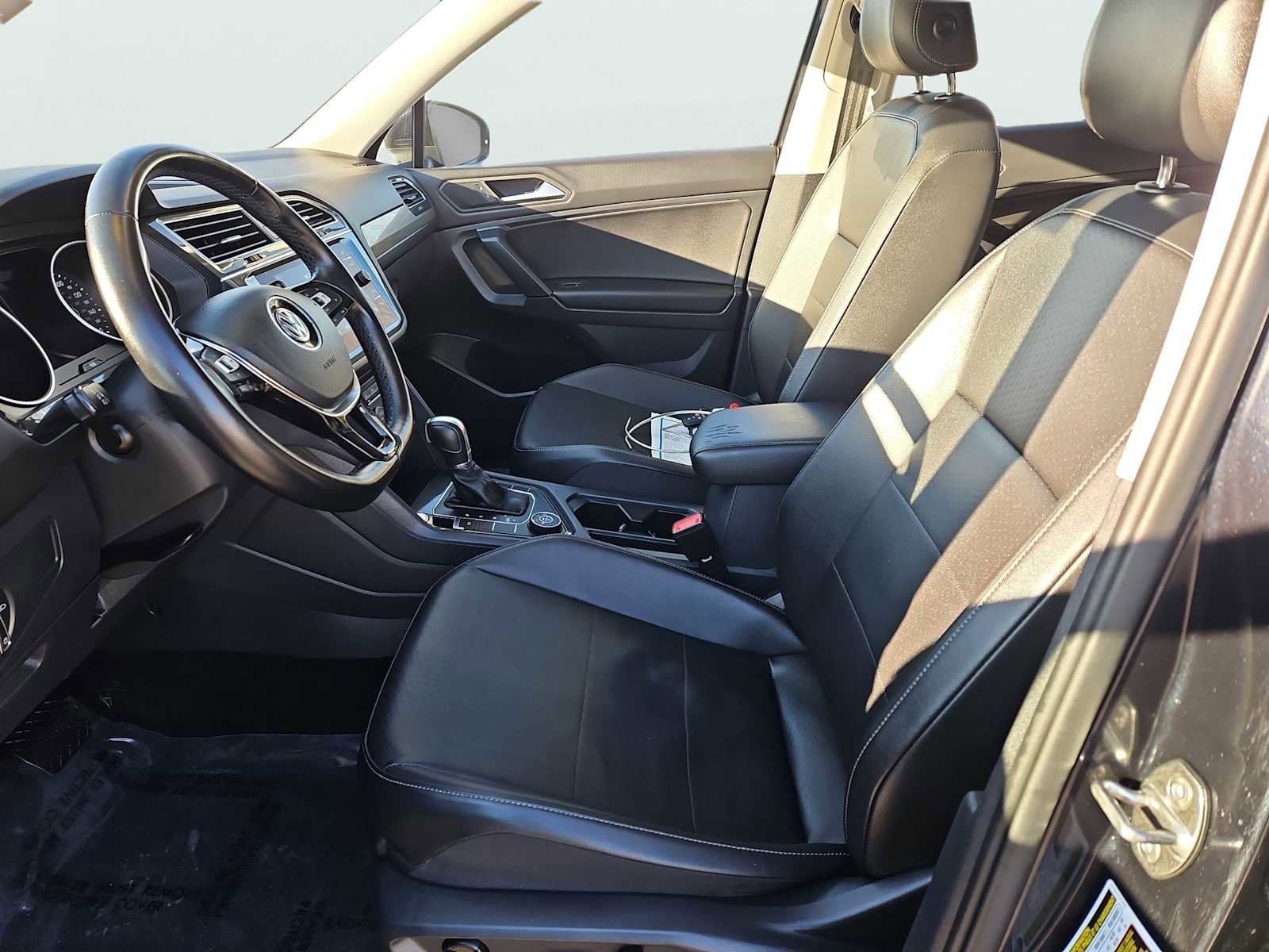 Used 2019 Volkswagen Tiguan SE w/ Panoramic Sunroof Package AWD/4WD image 30