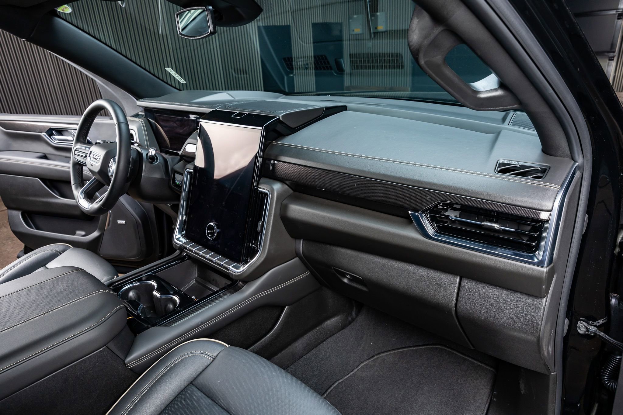 Used 2026 GMC Yukon Elevation image 17