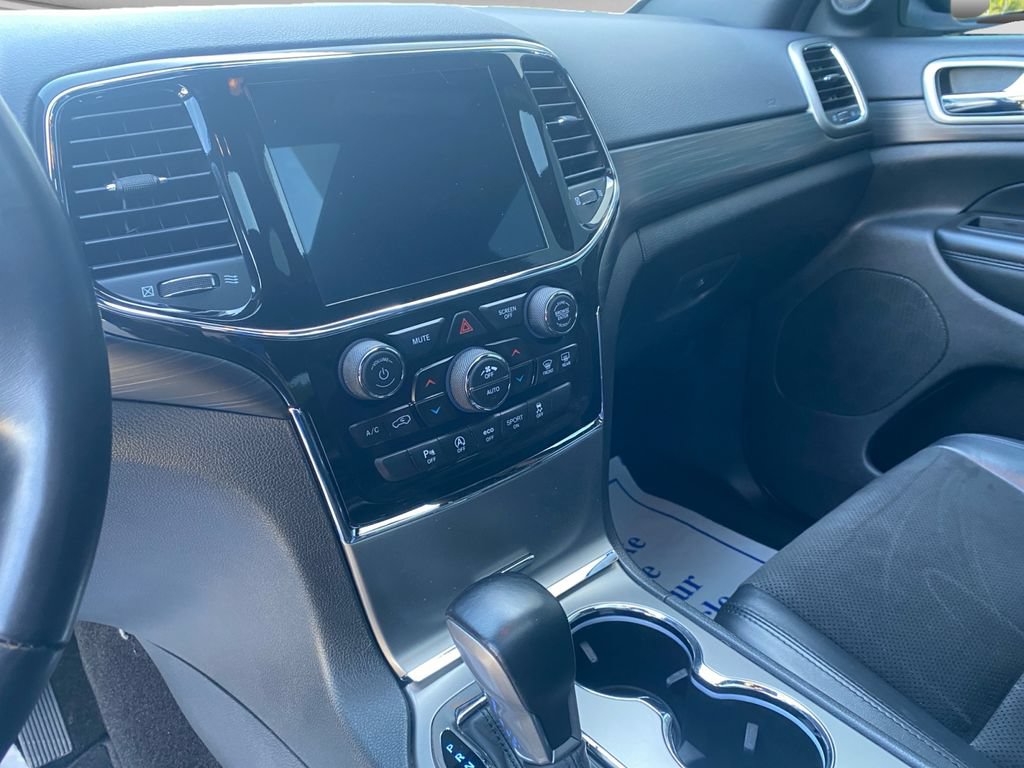 Certified 2022 Jeep Grand Cherokee Laredo X AWD/4WD image 37