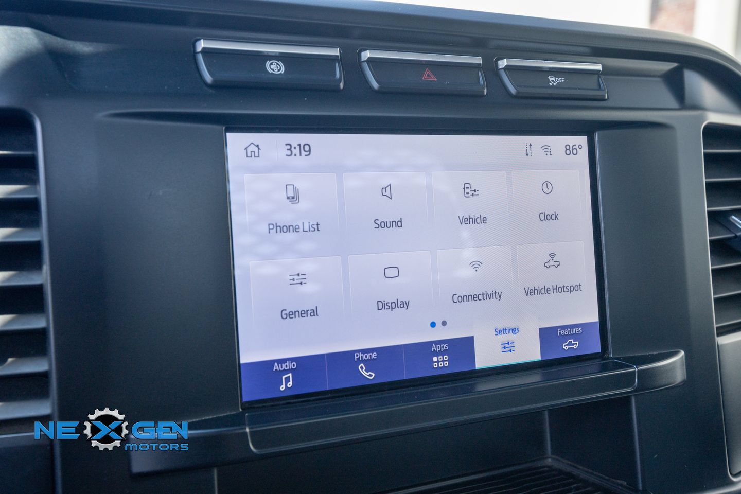 Used 2024 Ford F550 2WD Regular Cab Super Duty image 19