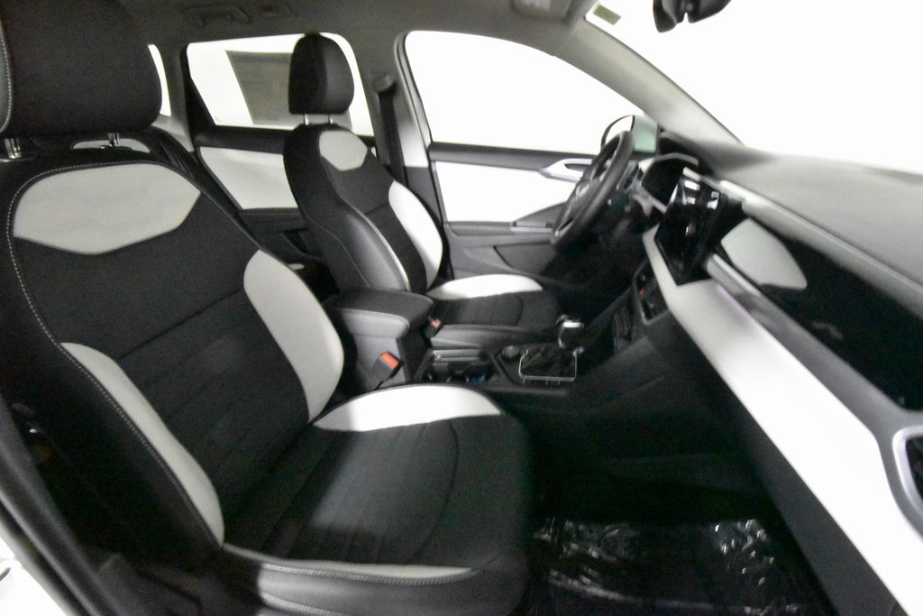 New 2025 Volkswagen Taos SEL image 12
