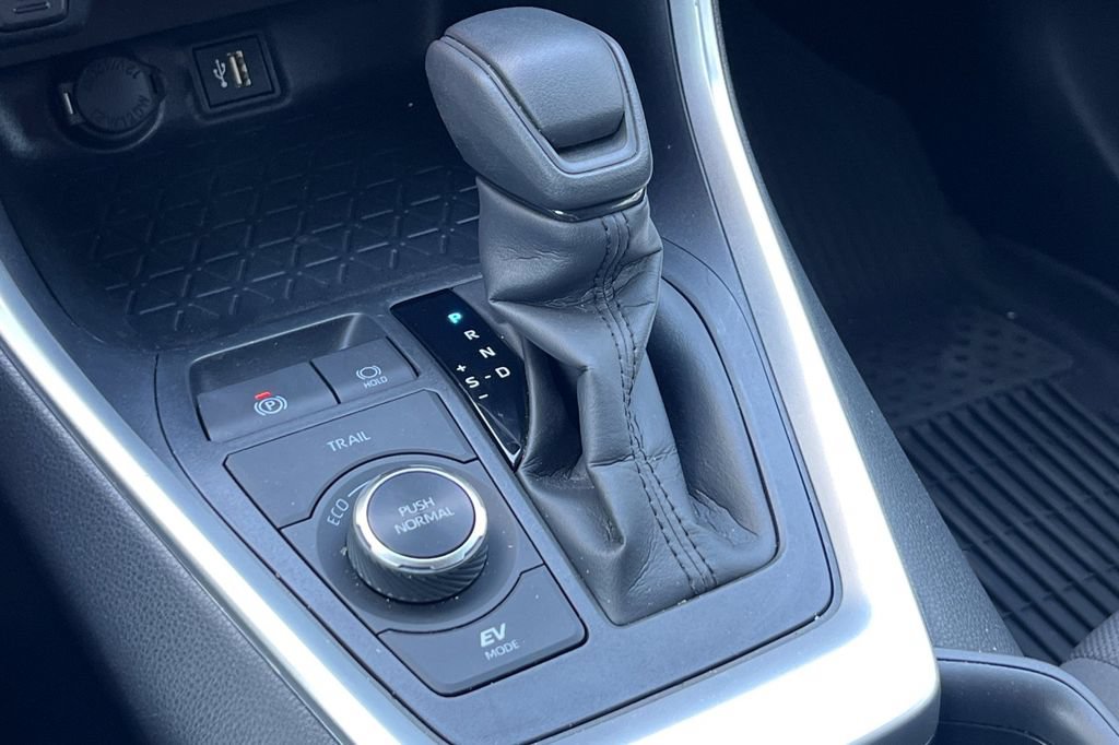 Certified 2025 Toyota RAV4 XLE AWD/4WD image 23
