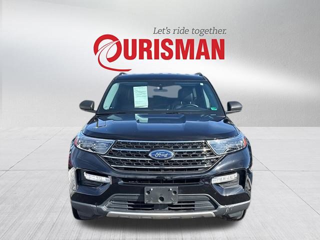 Used 2022 Ford Explorer XLT w/ Equipment Group 202A image 6