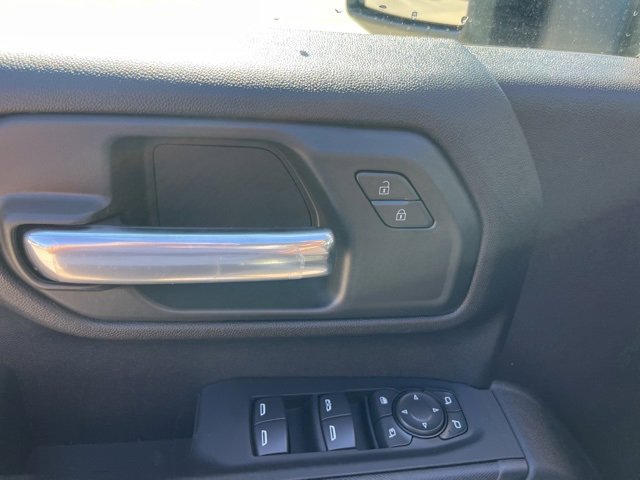 Used 2026 Chevrolet Silverado 2500 Custom w/ Custom Value Package image 17