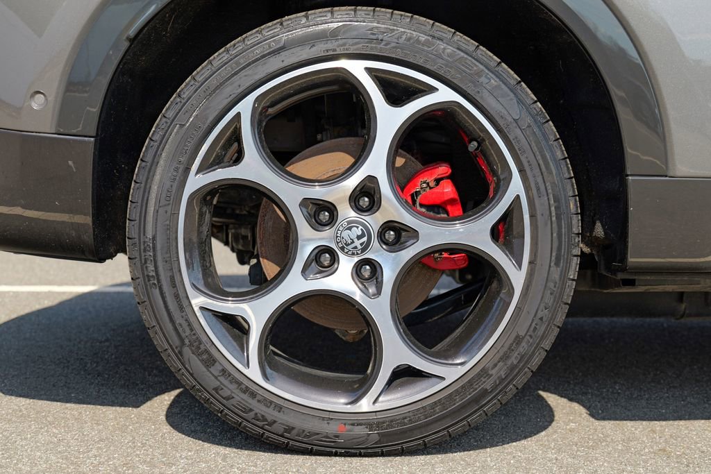 Used 2024 Alfa Romeo Tonale Veloce w/ Active Assist Package image 13