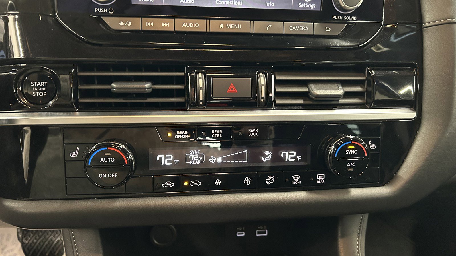 Used 2025 Nissan Pathfinder SV image 28