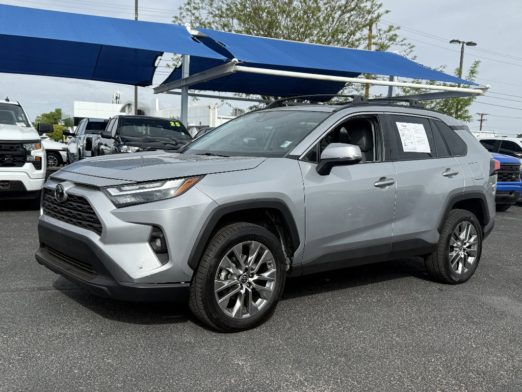 Used 2023 Toyota RAV4 XLE Premium FWD image 9