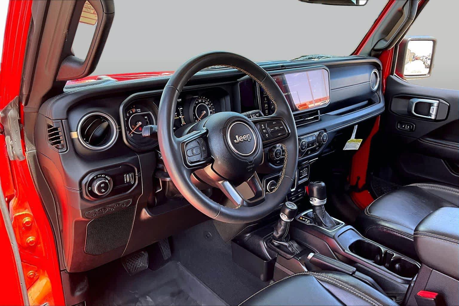 Used 2024 Jeep Gladiator Sport AWD/4WD image 17