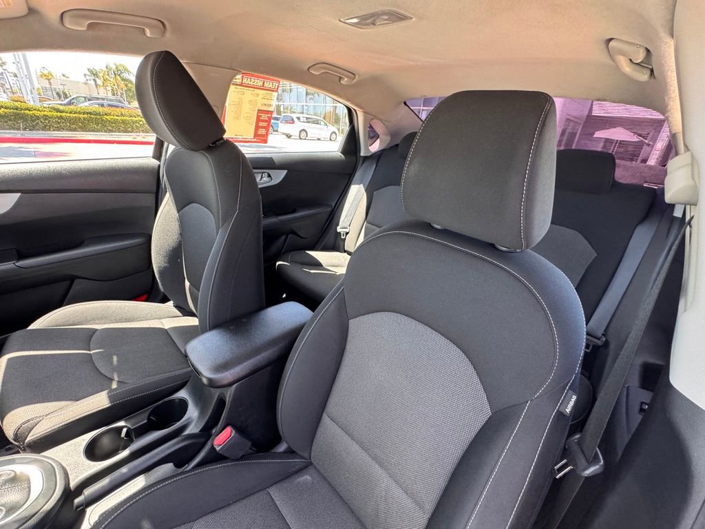Used 2023 Kia Forte LXS FWD image 13