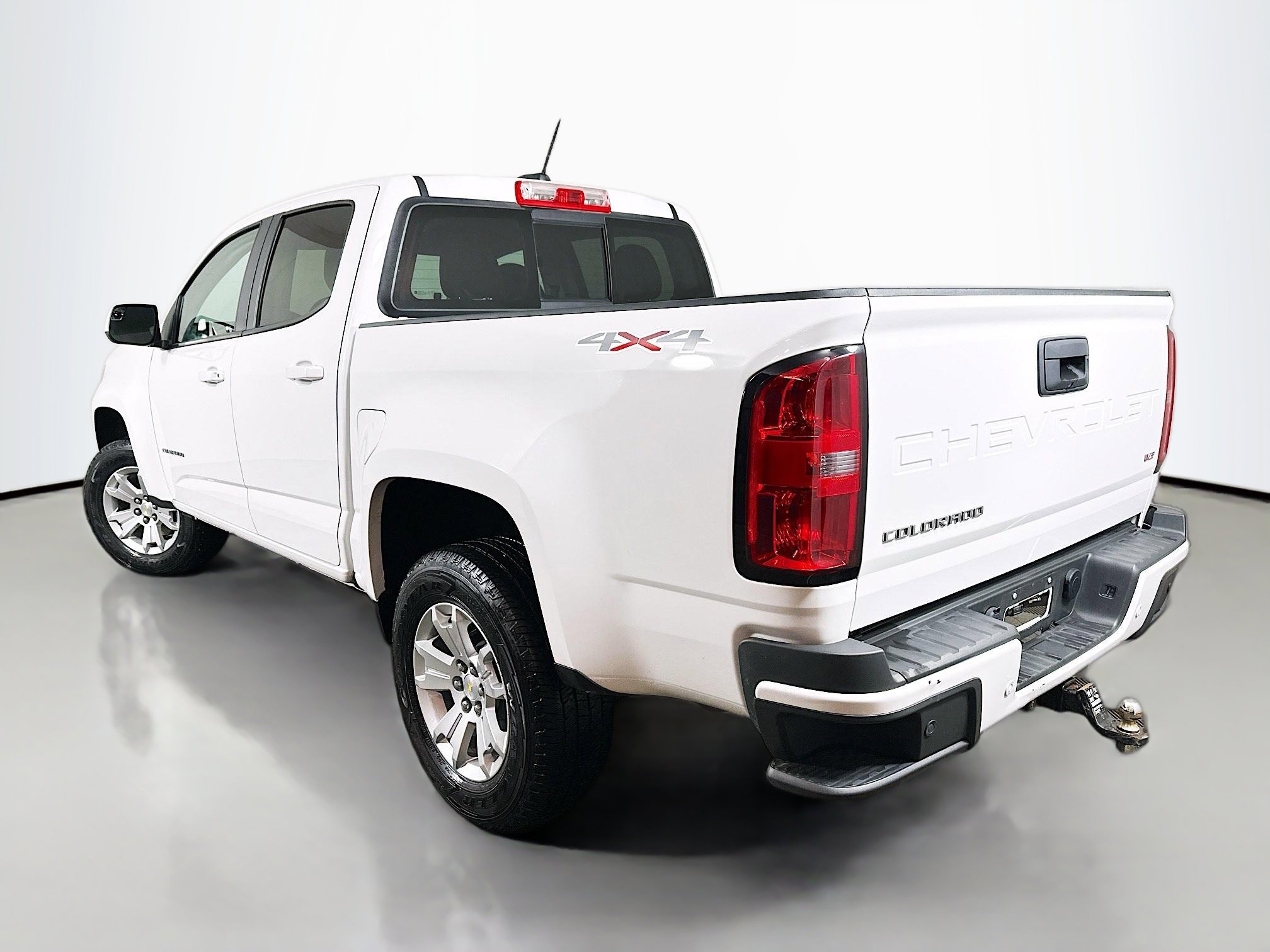 Used 2022 Chevrolet Colorado LT w/ Safety Package AWD/4WD image 5