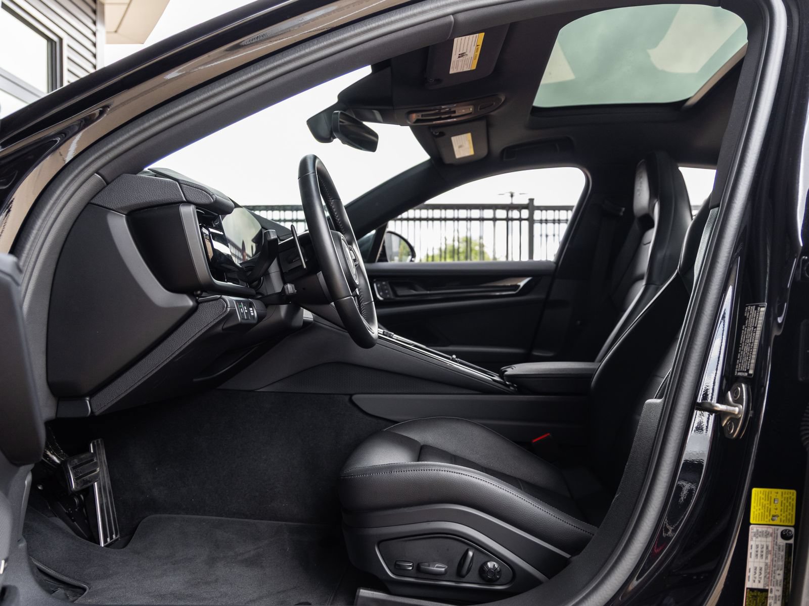 Certified 2025 Porsche Panamera image 22