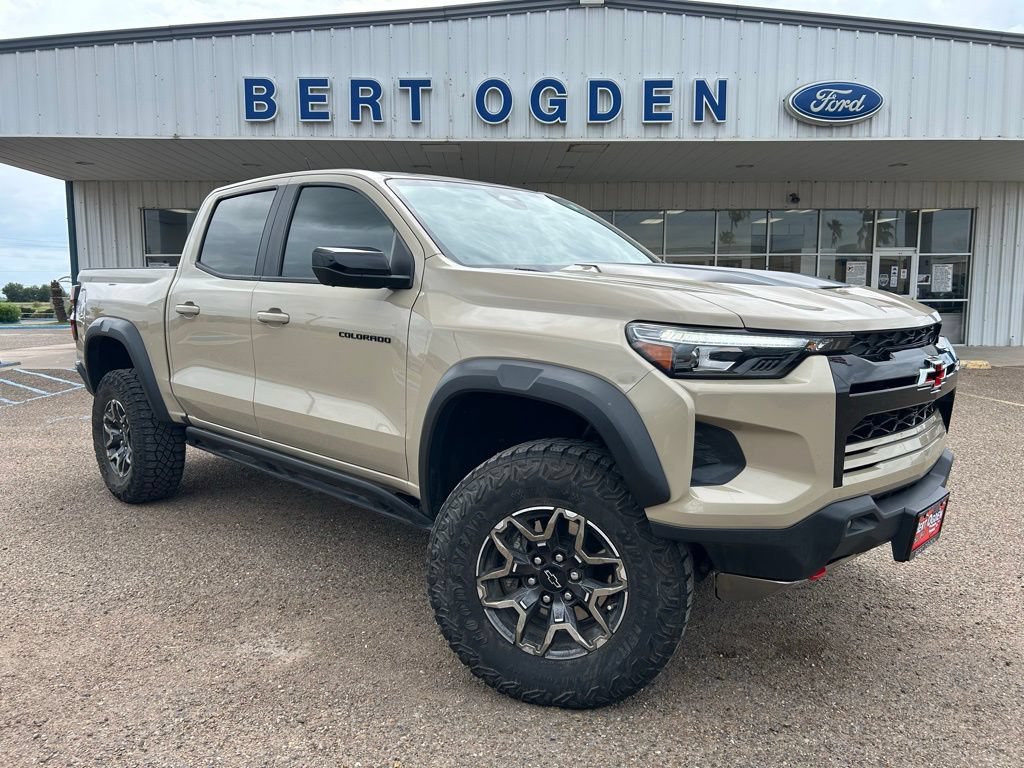 Used 2024 Chevrolet Colorado ZR2 w/ Technology Package AWD/4WD image 1