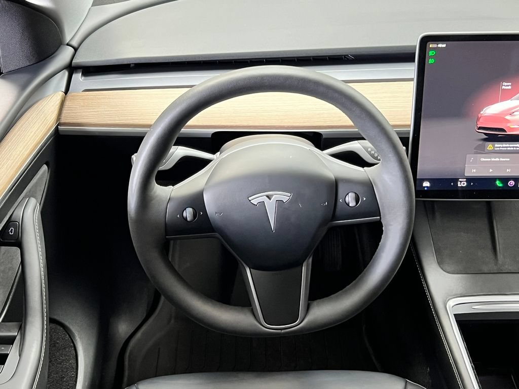 Used 2025 Tesla Model Y Long Range AWD/4WD image 29