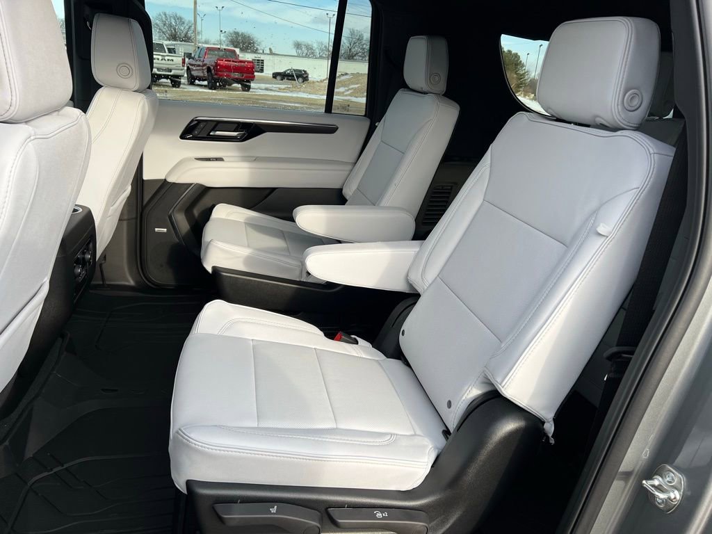 New 2026 Chevrolet Suburban Premier image 28