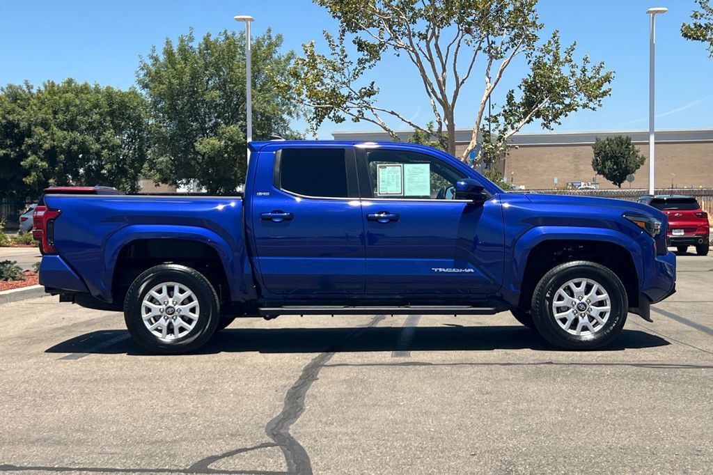 Certified 2025 Toyota Tacoma SR5 AWD/4WD image 3