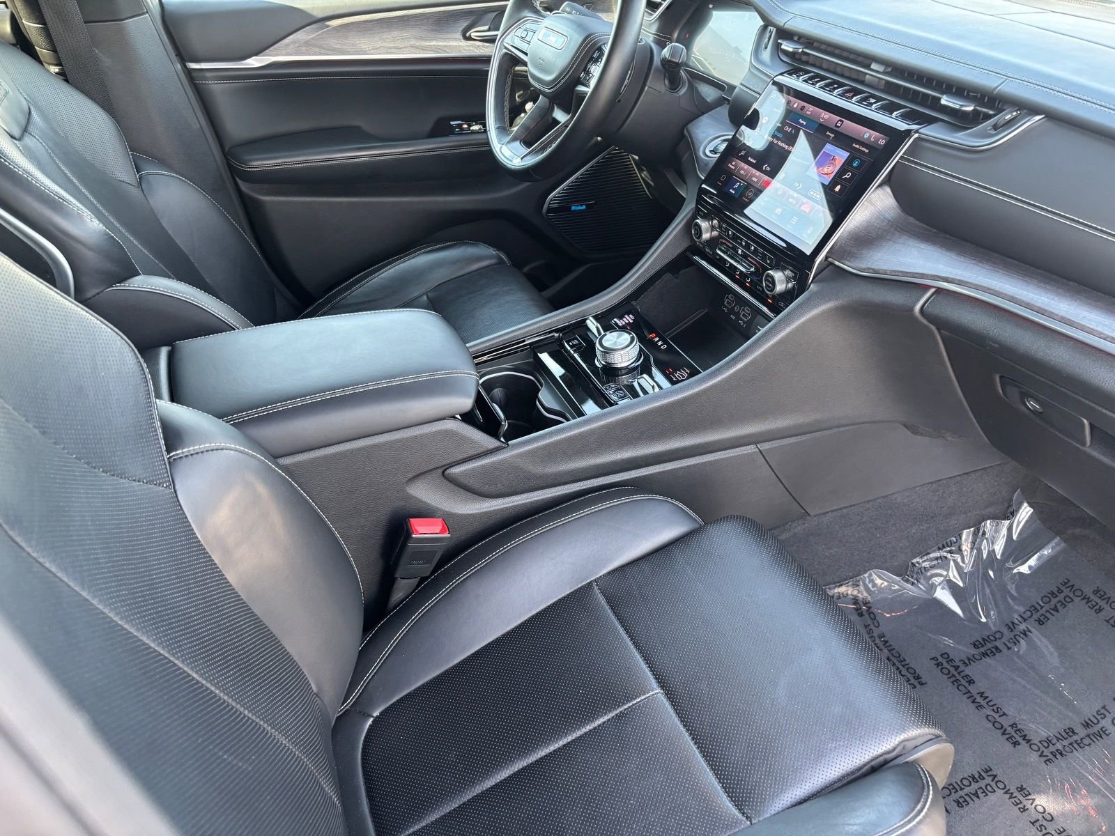 Used 2022 Jeep Grand Cherokee Overland w/ Luxury Tech Group IV image 13
