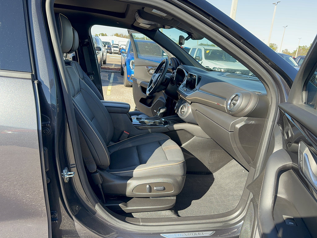 Used 2022 Chevrolet Blazer Premier w/ Enhanced Convenience Package FWD image 14