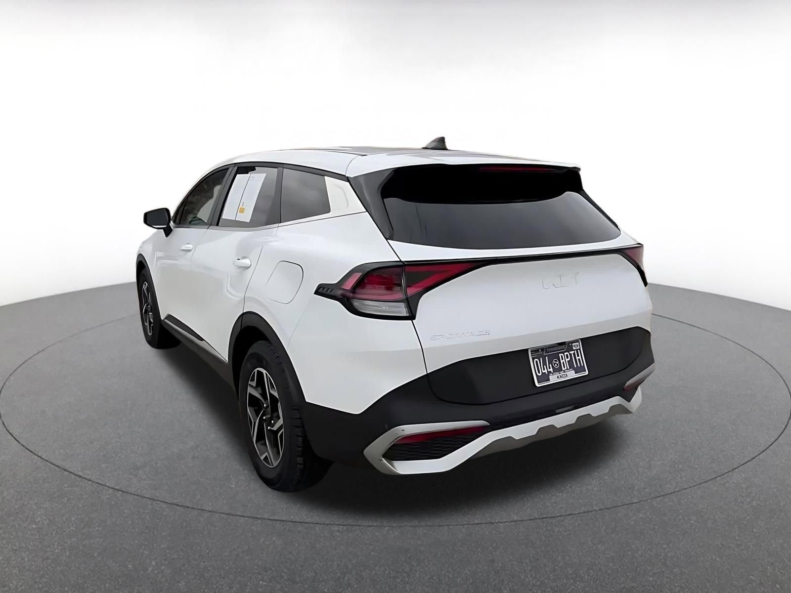 Used 2025 Kia Sportage LX image 11