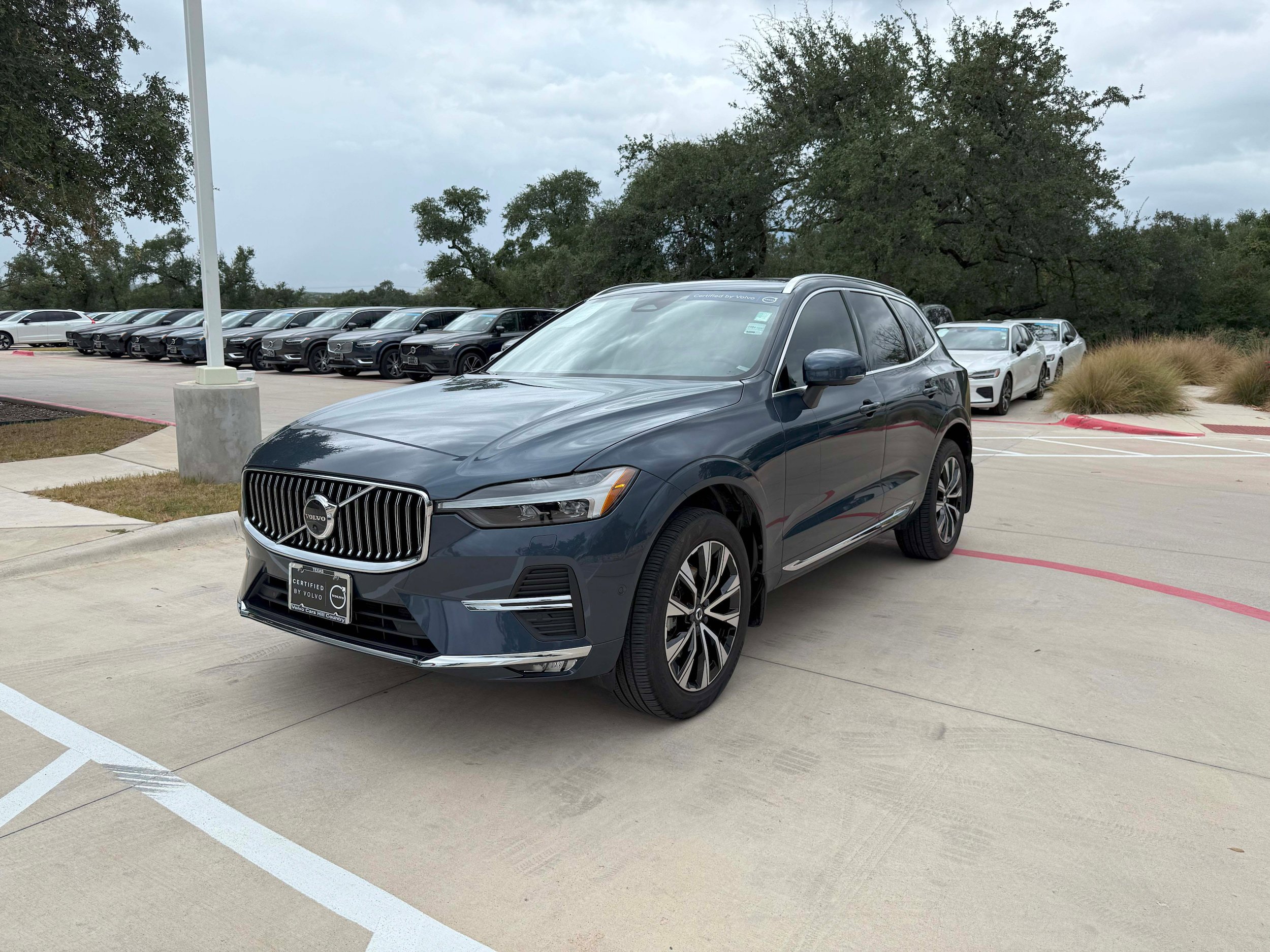 Certified 2023 Volvo XC60 B5 Plus w/ Climate Package image 2