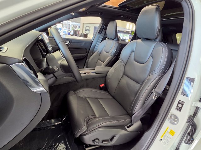 New 2026 Volvo XC60 B5 Ultra w/ Protection Package Premier AWD/4WD image 7