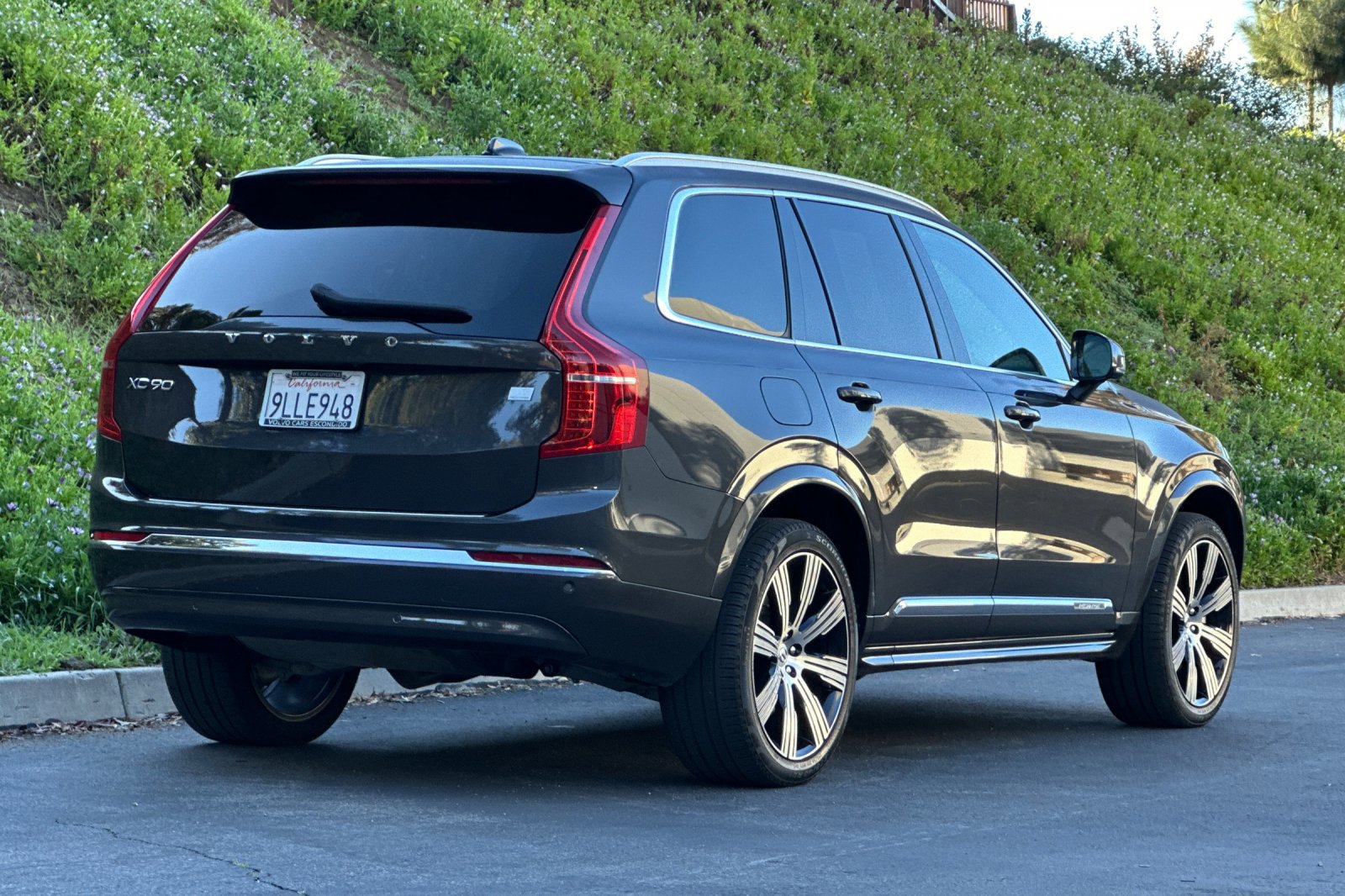 Certified 2024 Volvo XC90 T8 Core w/ Protection Package Premier image 4