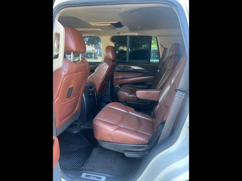 Used 2015 Cadillac Escalade Premium RWD image 14