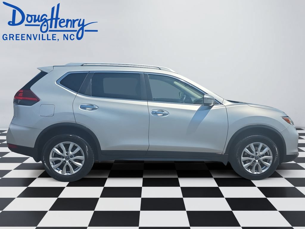 Used 2018 Nissan Rogue SV w/ Sun & Sound Touring Package AWD/4WD image 6