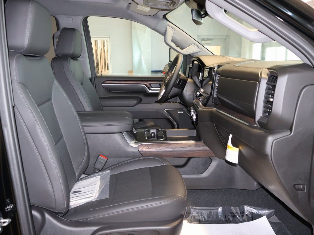 New 2025 GMC Sierra 2500 SLT w/ SLT Convenience Package image 41