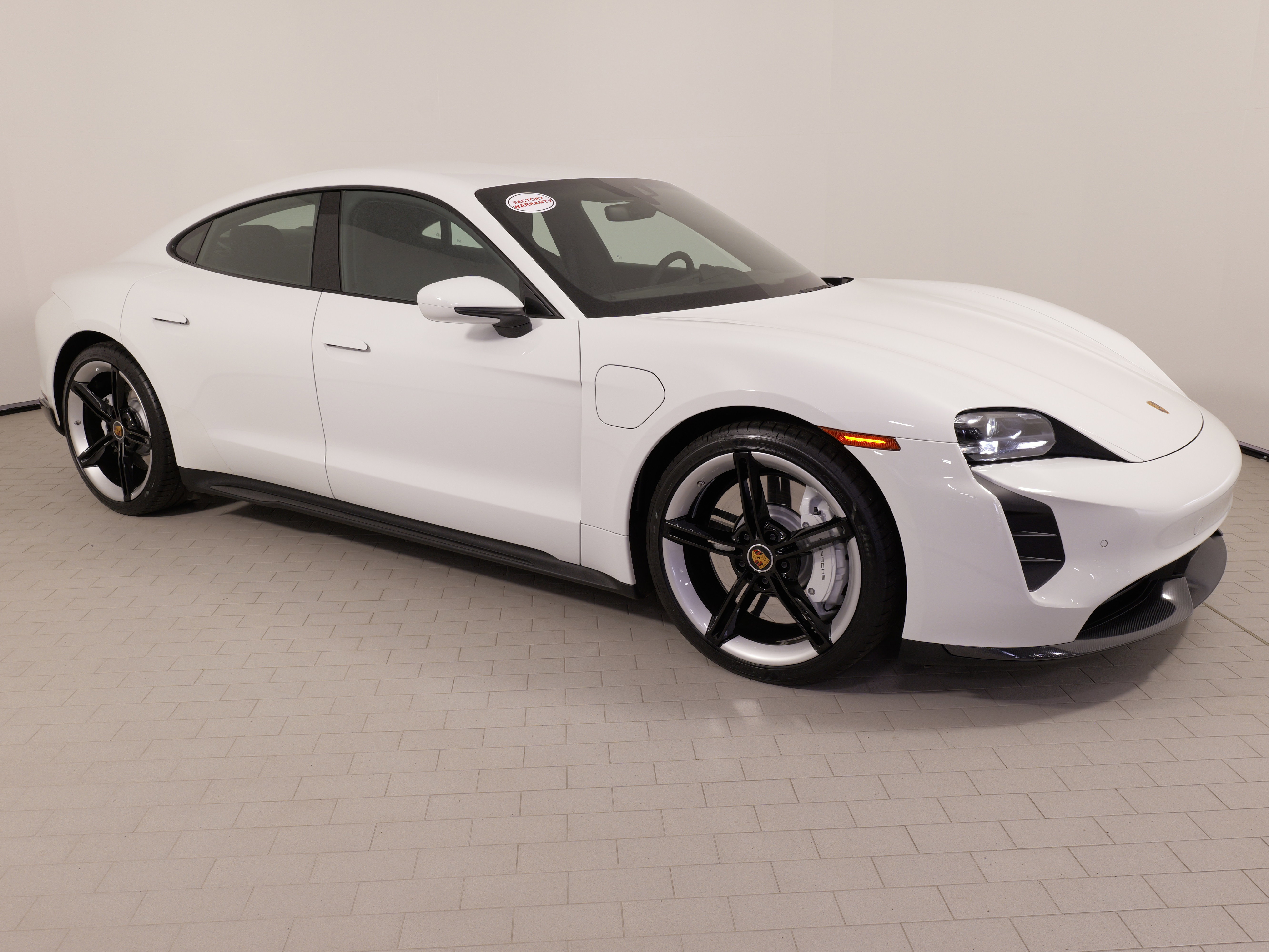 Used 2023 Porsche Taycan GTS image 8