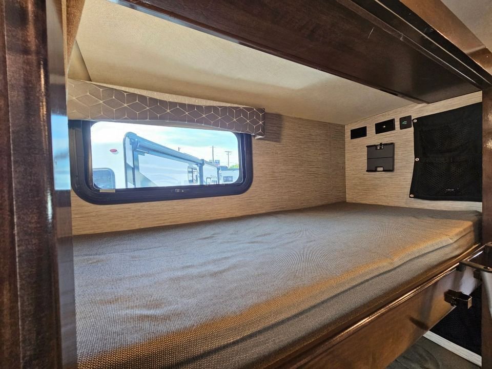 Used 2021 Ford E-450 and Econoline 450 Super Duty w/ Motorhome Prep Package image 21