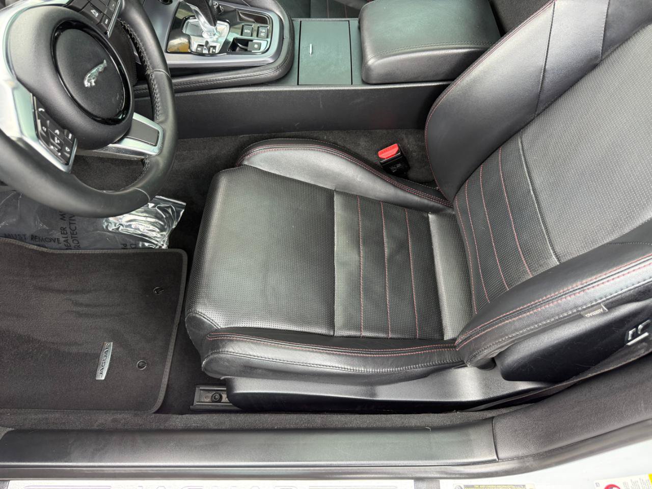 Used 2018 Jaguar F-TYPE Coupe RWD image 17