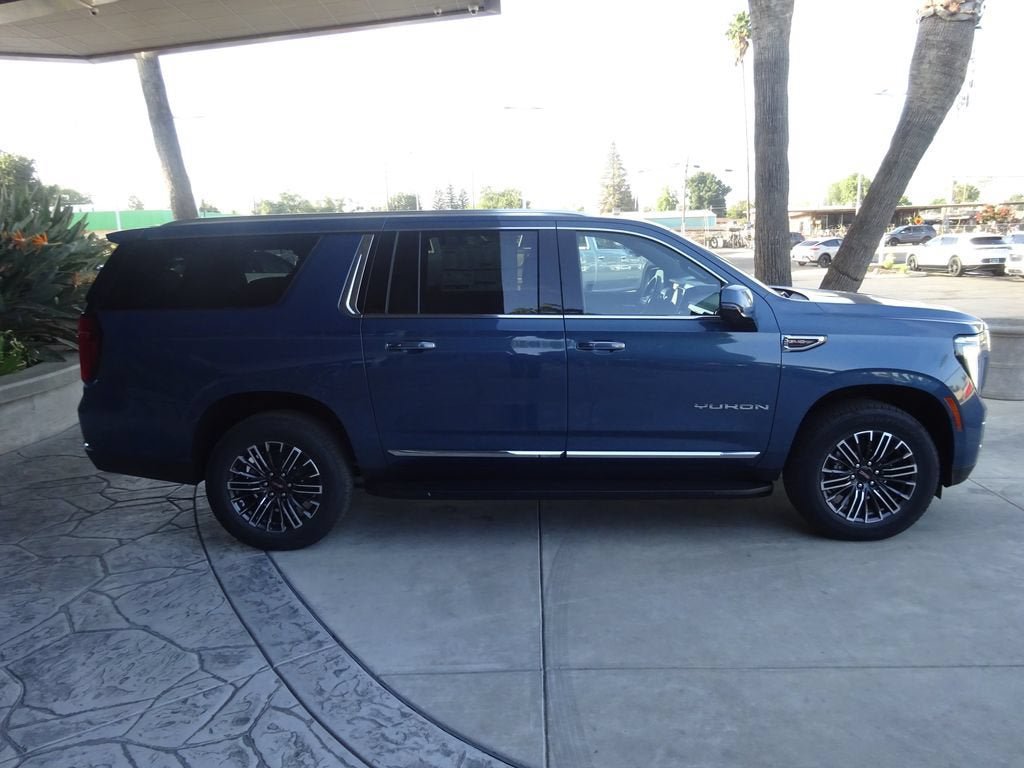 New 2026 GMC Yukon XL Elevation AWD/4WD image 8