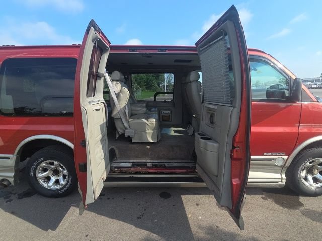 Used 2002 GMC Savana 1500 w/ SLE Marketing Option Pkg 3 RWD image 7