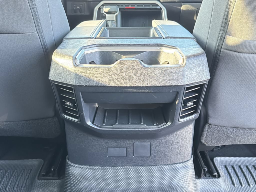 Used 2022 Toyota Tundra SR5 w/ SR5 Convenience Package AWD/4WD image 18