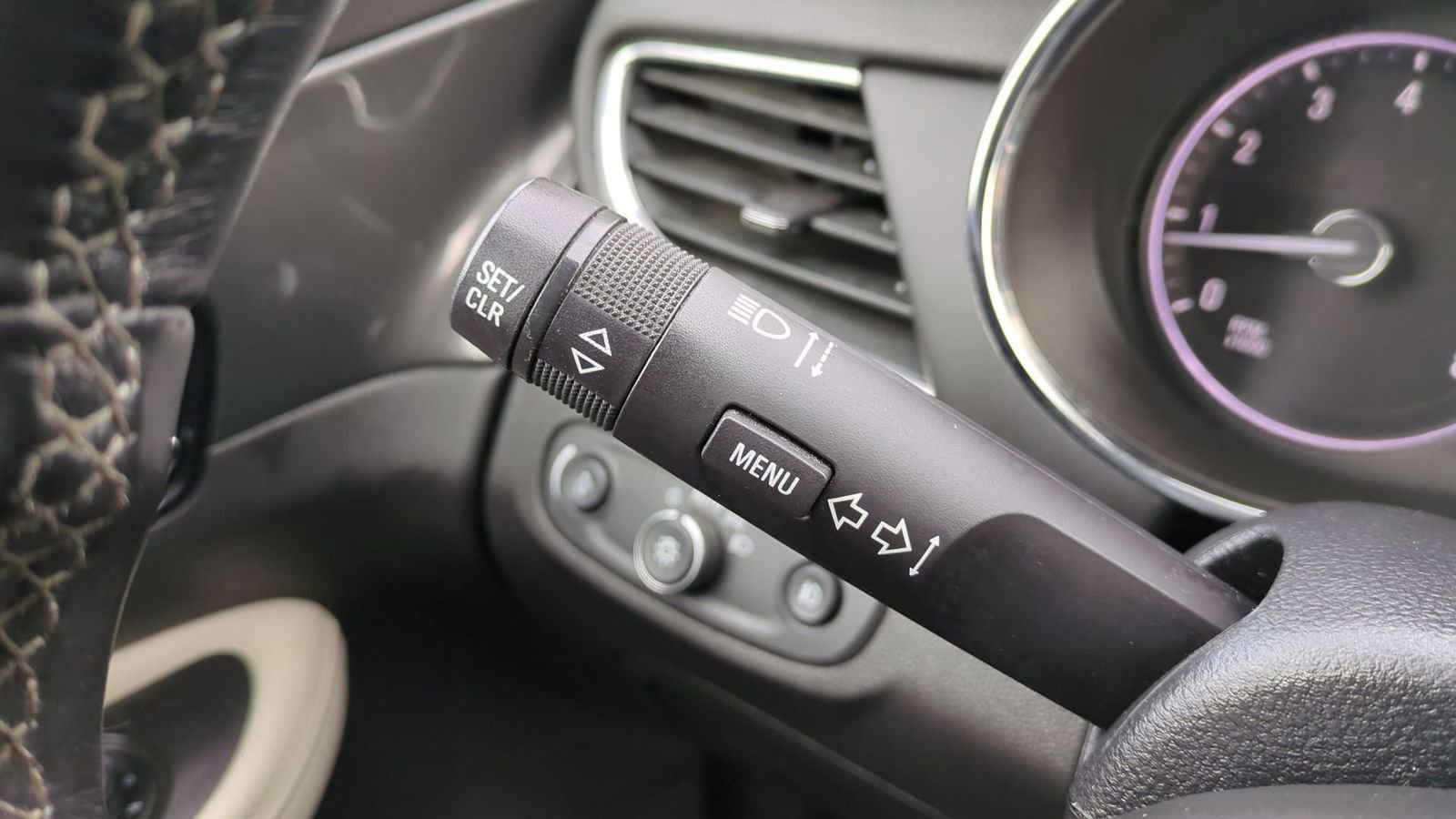 Used 2018 Buick Encore Sport Touring w/ Safety Package image 28