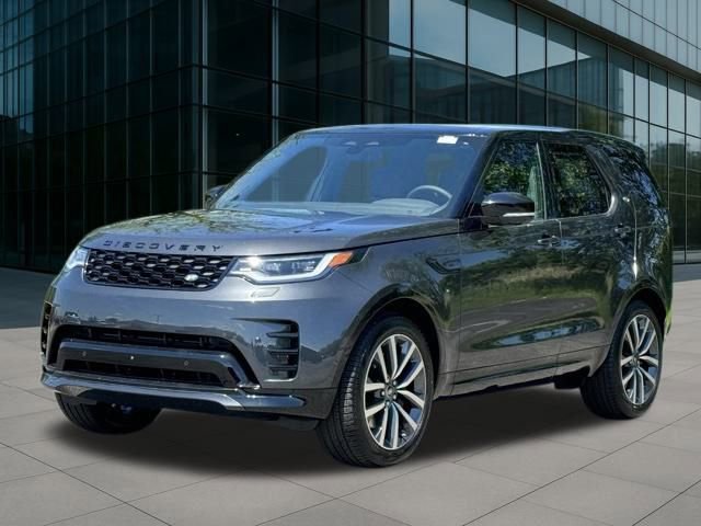 New 2024 Land Rover Discovery Dynamic SE