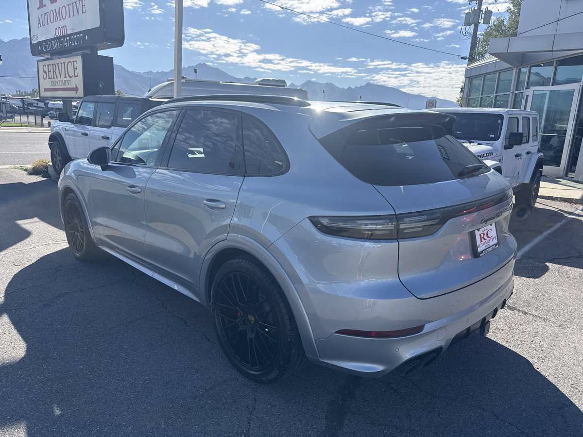Used 2021 Porsche Cayenne GTS AWD/4WD image 7