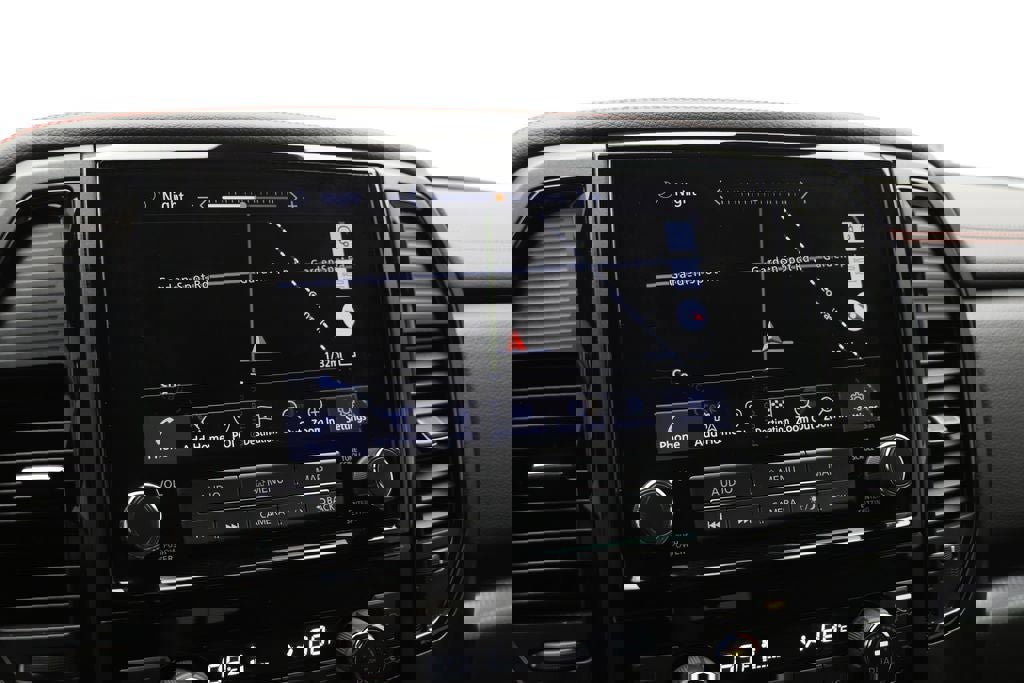 Used 2023 Nissan Titan PRO-4X w/ Pro-4x Convenience Package image 28