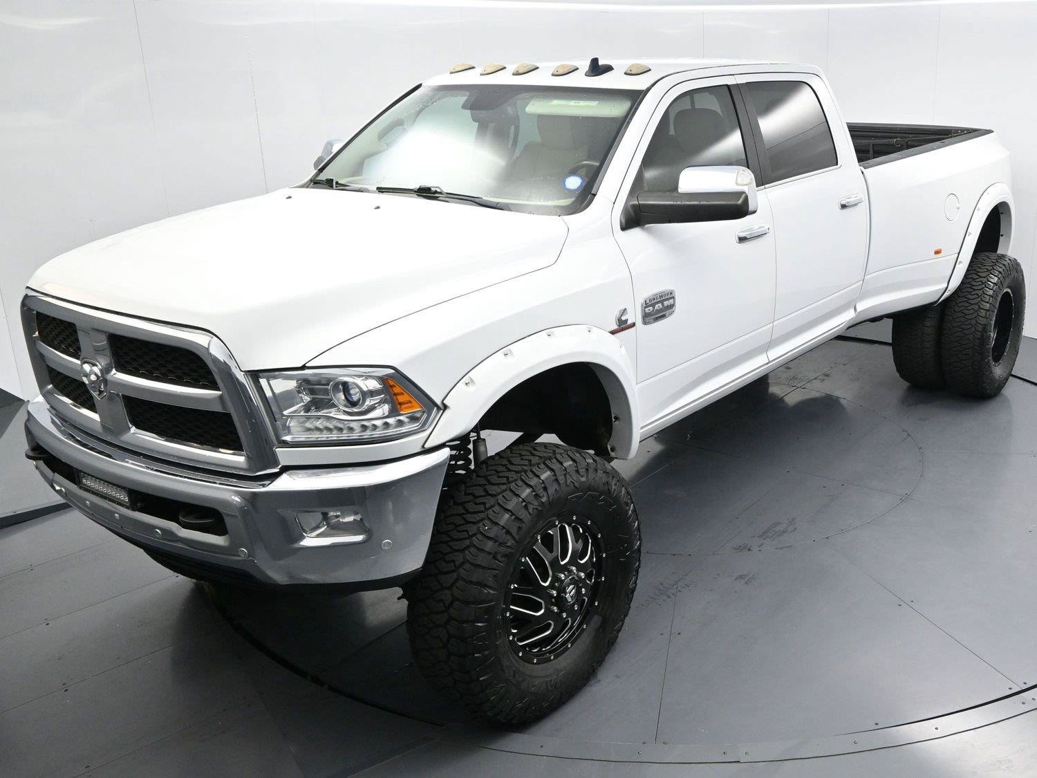 Used 2018 RAM 3500 Laramie Longhorn w/ Longhorn Southfork Package AWD/4WD image 39