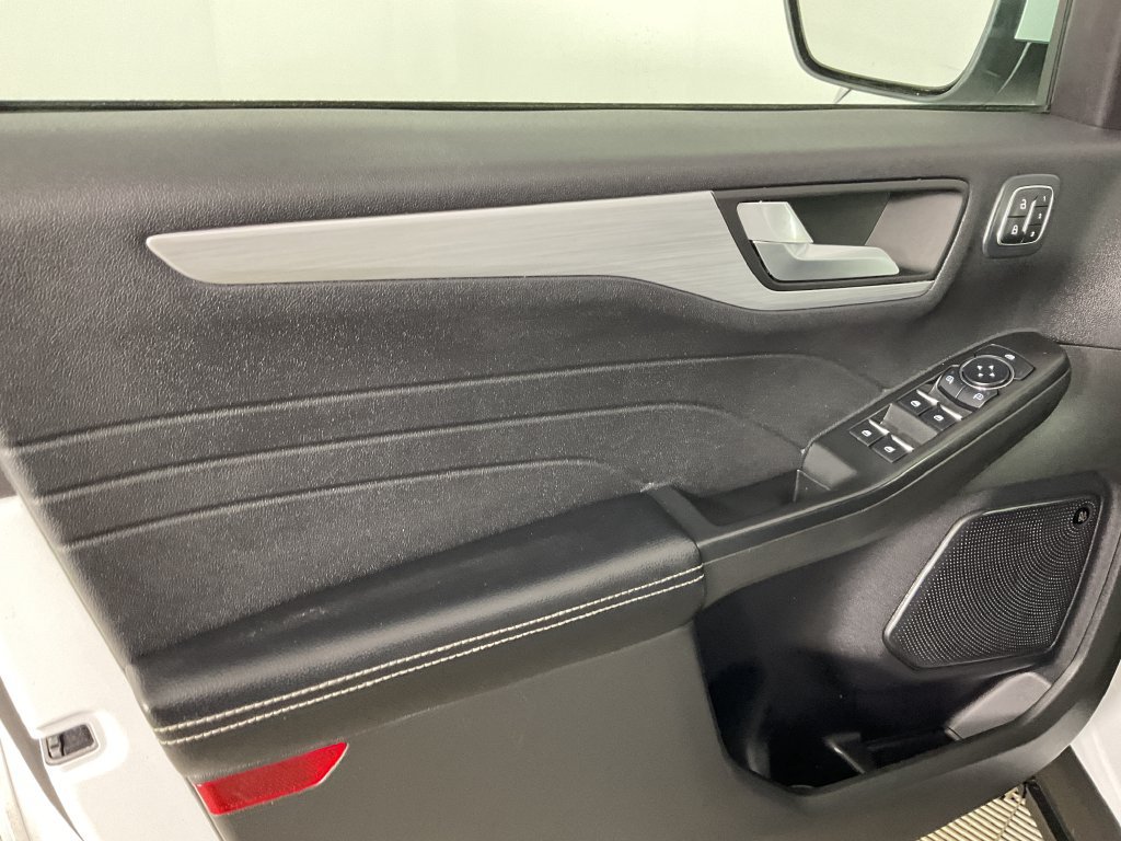 Used 2023 Ford Escape SE w/ PHEV Premium Package FWD image 16
