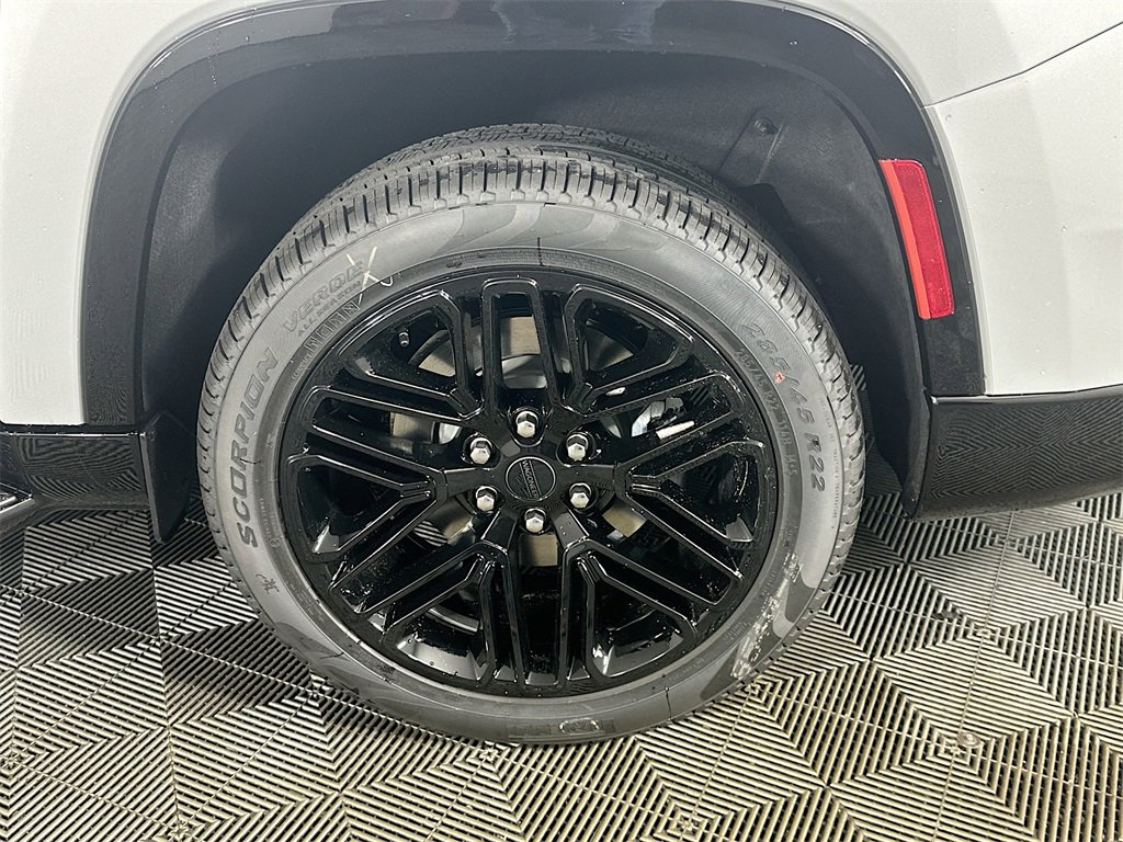 New 2025 Jeep Wagoneer L Series II w/ Premium Group I image 17