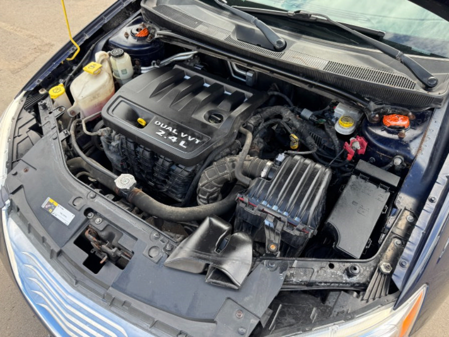 Used 2014 Chrysler 200 LX FWD image 21
