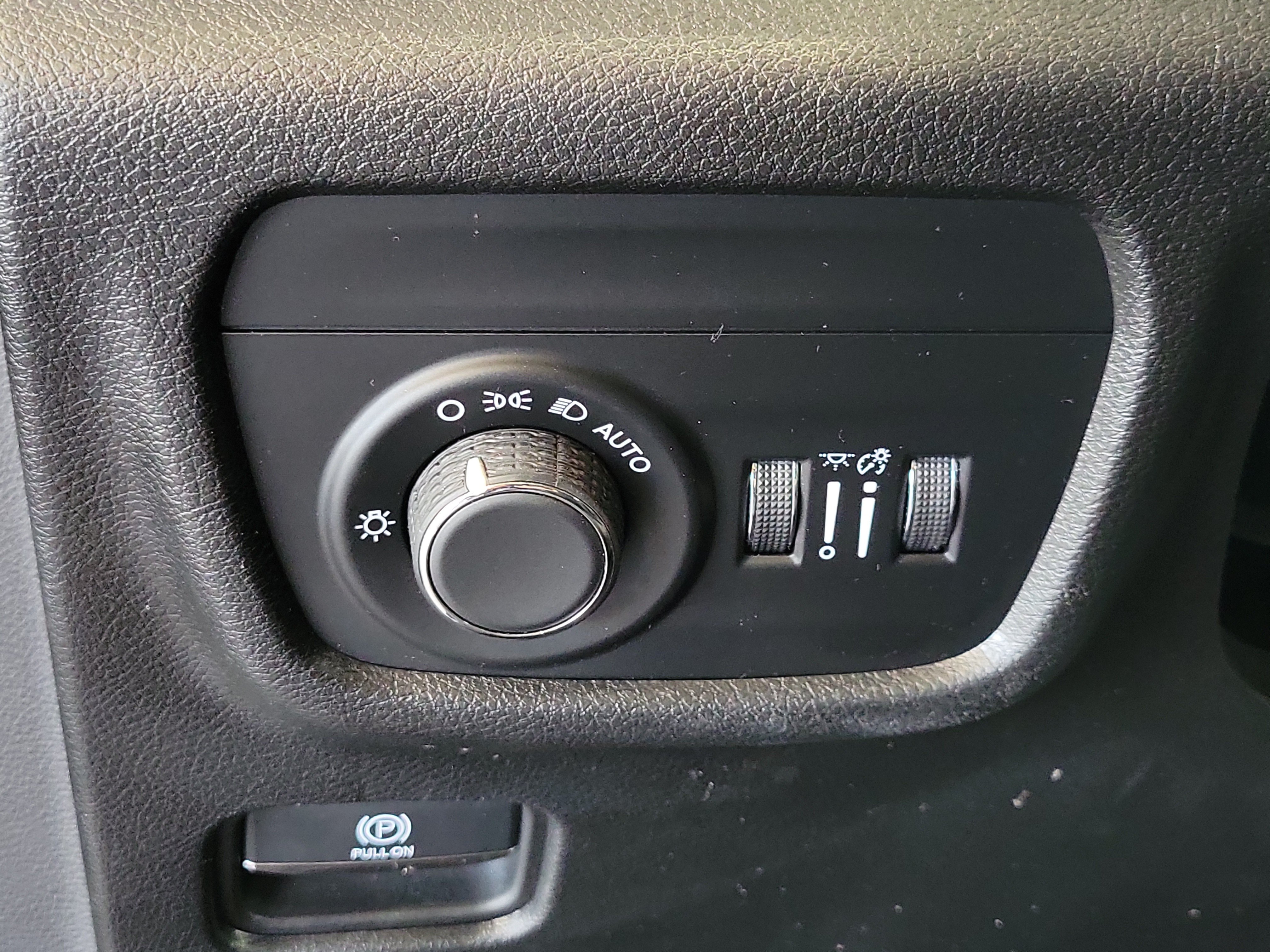Used 2023 Jeep Grand Cherokee Laredo AWD/4WD image 20