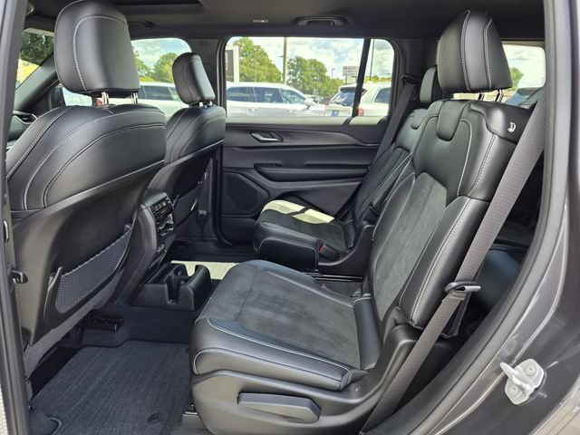 Used 2025 Jeep Grand Cherokee L Altitude AWD/4WD image 18