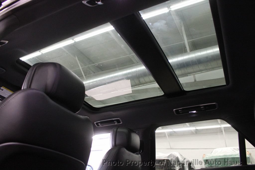 Used 2025 Land Rover Range Rover Sport SE AWD/4WD image 28
