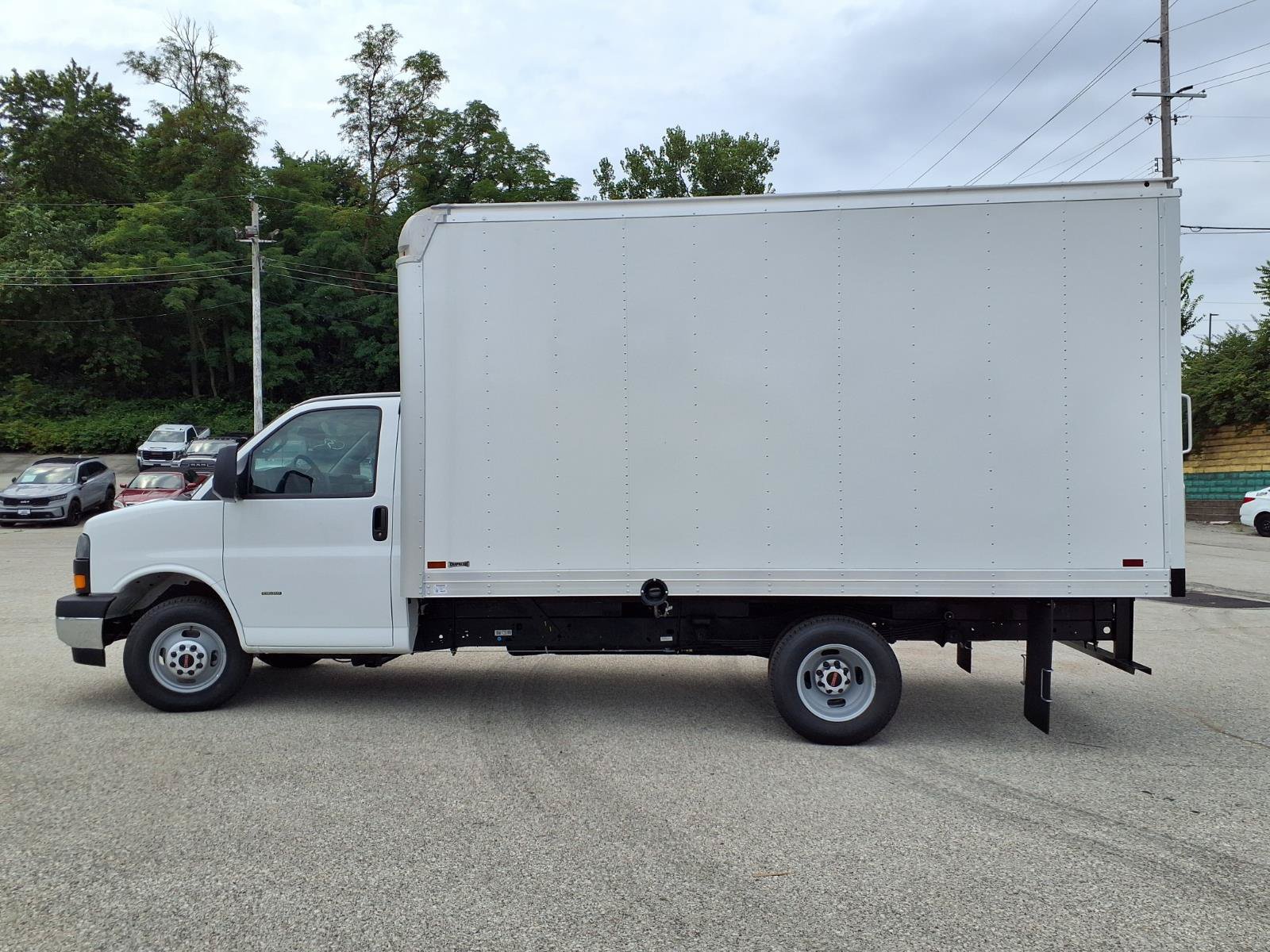 New 2026 GMC Savana 3500 w/ Power Convenience Package RWD image 23