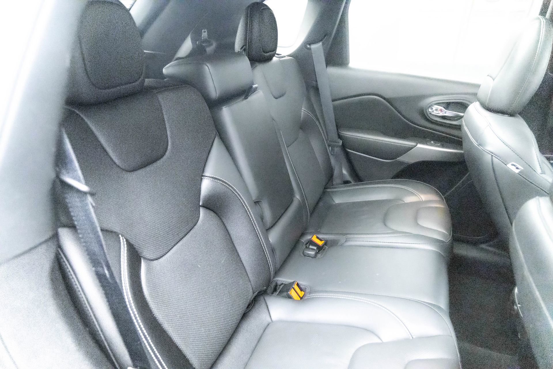 Used 2021 Jeep Cherokee Latitude Lux 80th Anniv w/ Quick Order Package 26U 80TH image 33